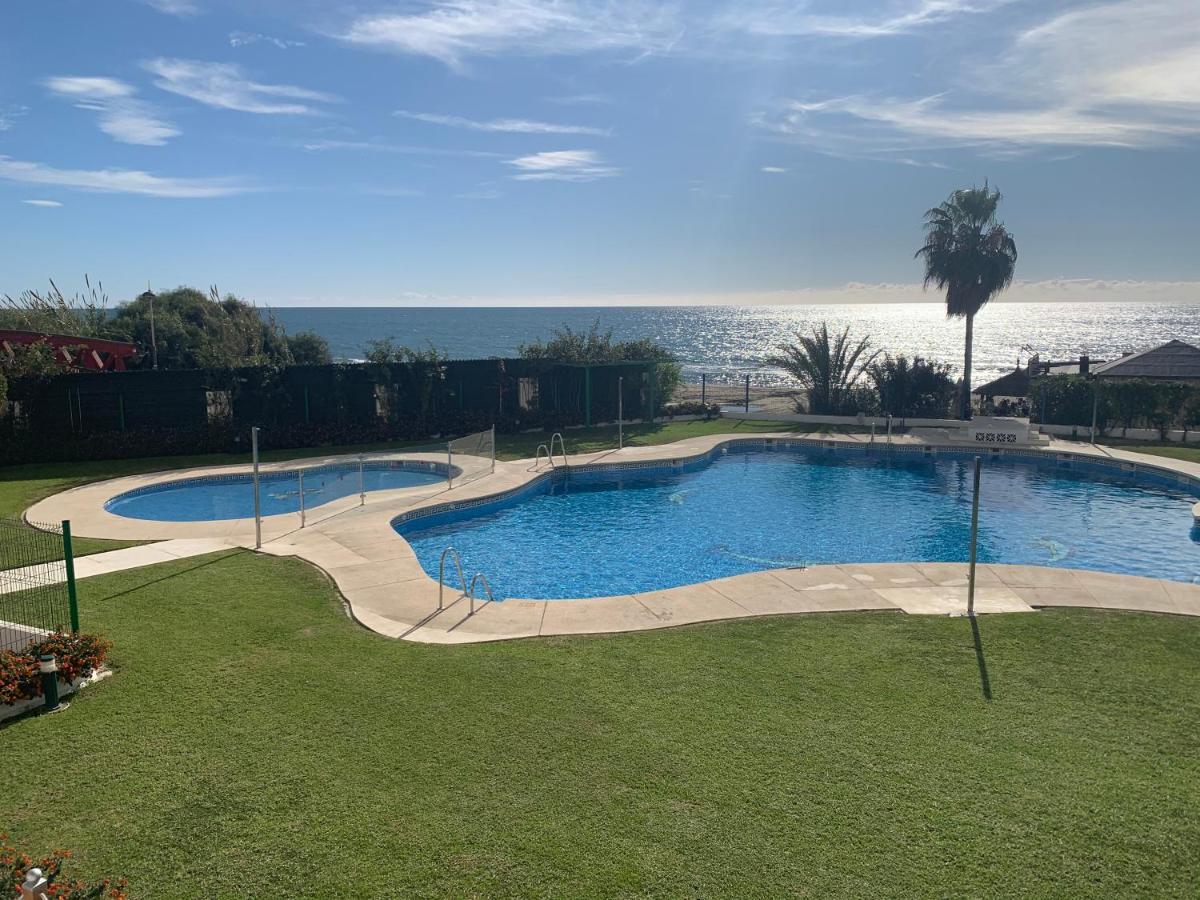 Lujo en banana beach primera línea de playa Marbella Exterior foto